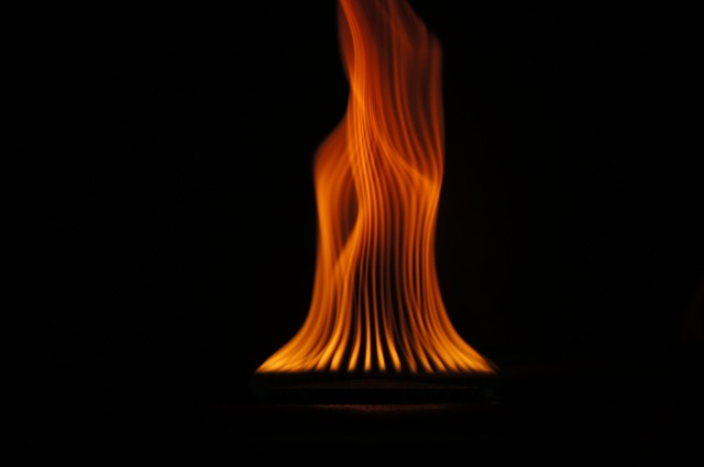 flame-1115030_640