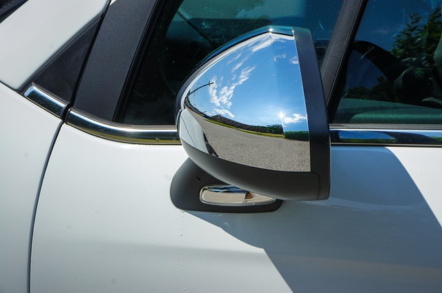 rear-mirror-338480_640
